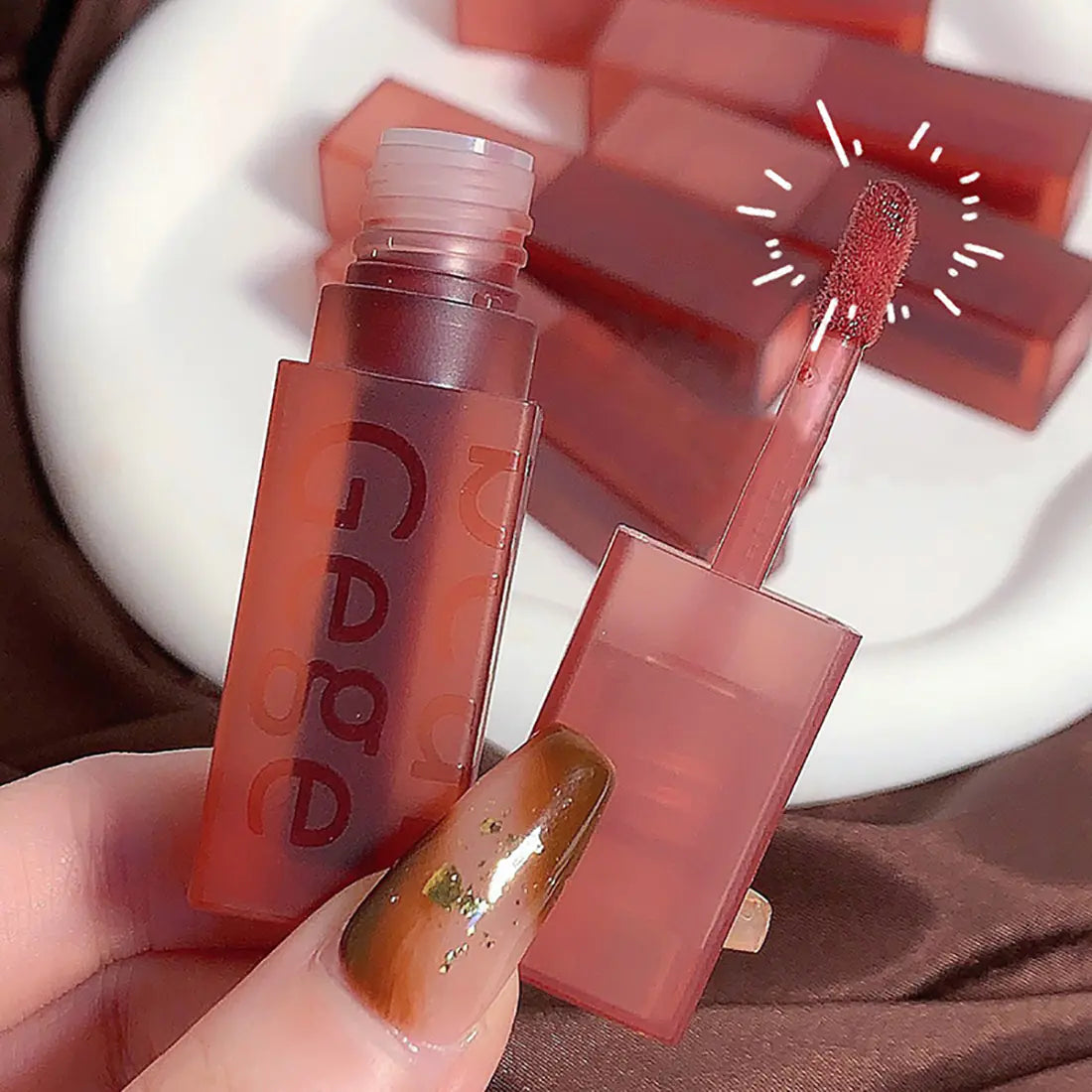 Velvet Matte Liquid Lipstick - Long Lasting Red Tint